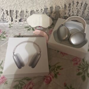 Apple AirPod Max Over-Ear Headphones - Silver